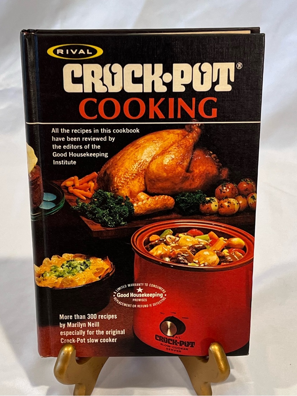 1975 Rival Crock-Pot Cooking Marilyn Neill Vintage Cookbook